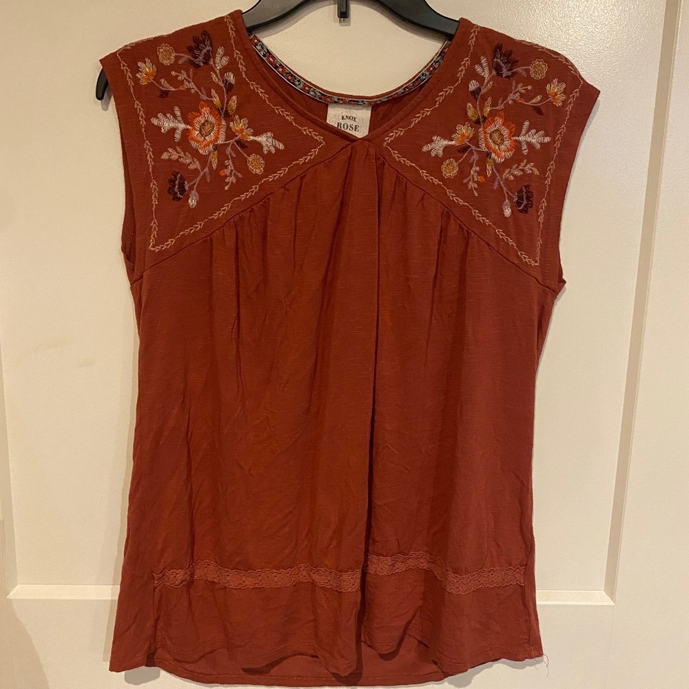 Knox Rose rusty burgundy top